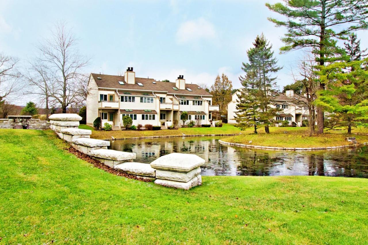 The Ponds At Foxhollow Lenox Kültér fotó
